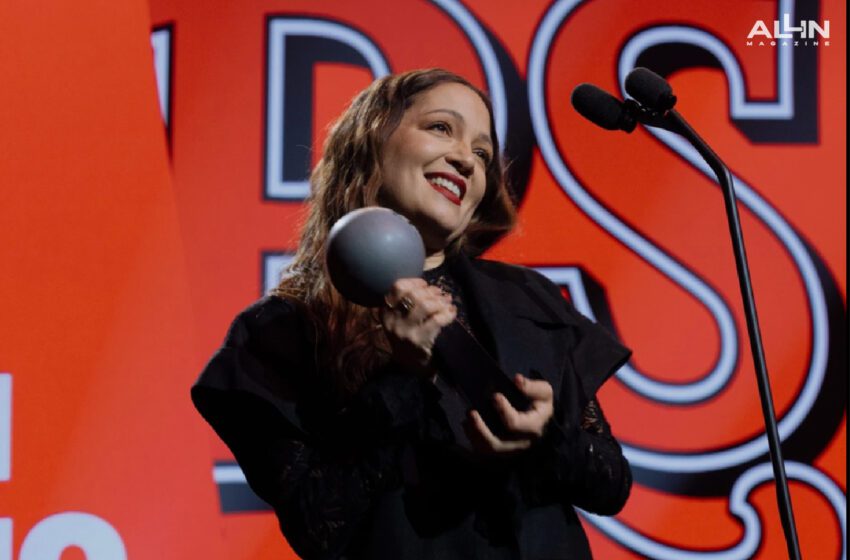  Natalia Lafourcade se consagra como “Artista del Año” en los Premios Rolling Stone en Español